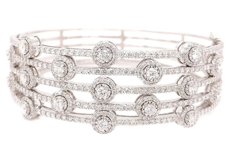 14k White Gold bangle with 6.13ct of diamonds